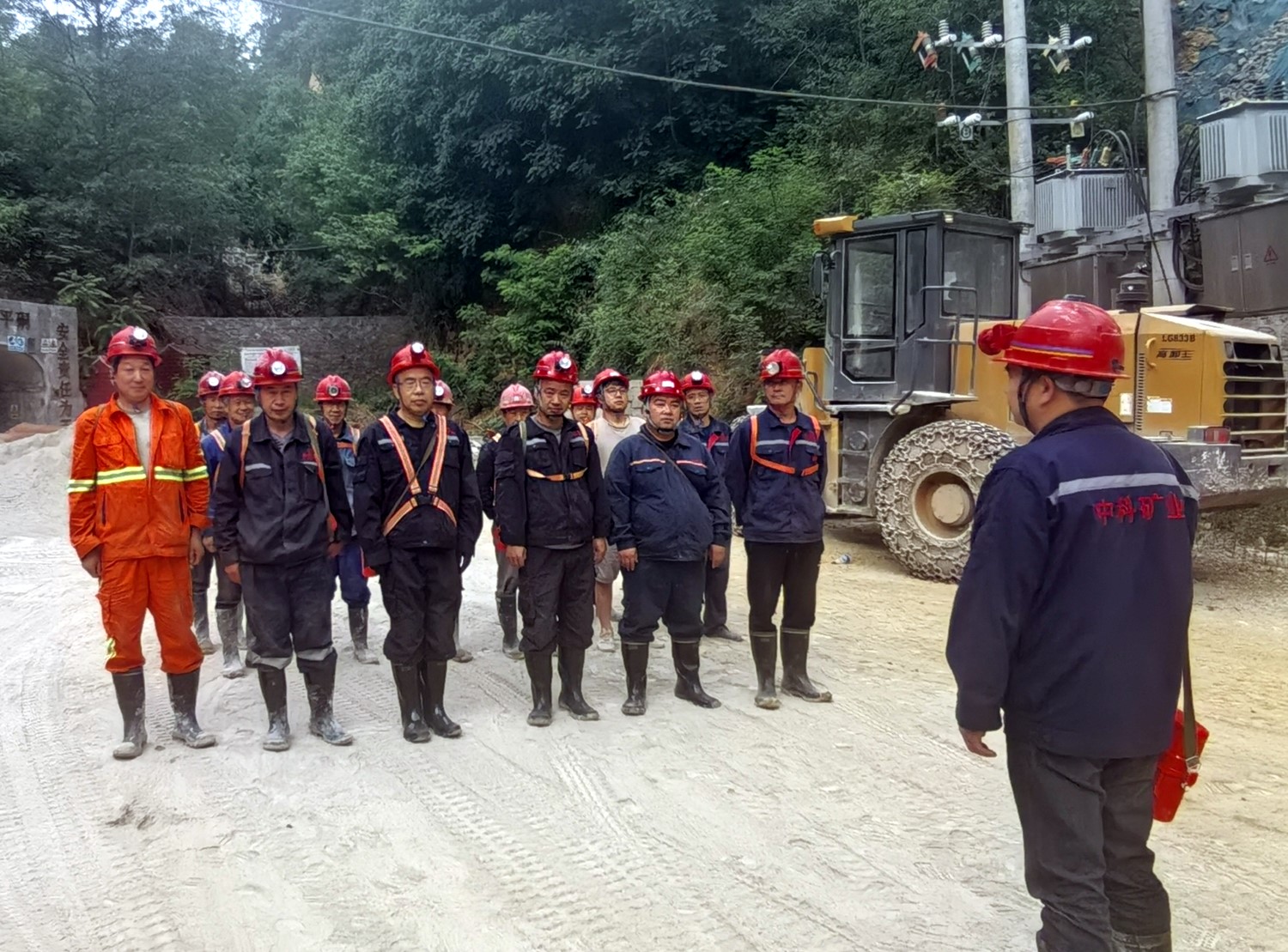 “汛” 速行動(dòng)｜柳關(guān)欒盧鉛鋅礦成功開展雨季“三防”應(yīng)急演練